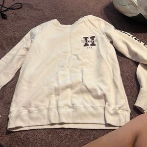 Women’s cream/white color Hollister crew neck